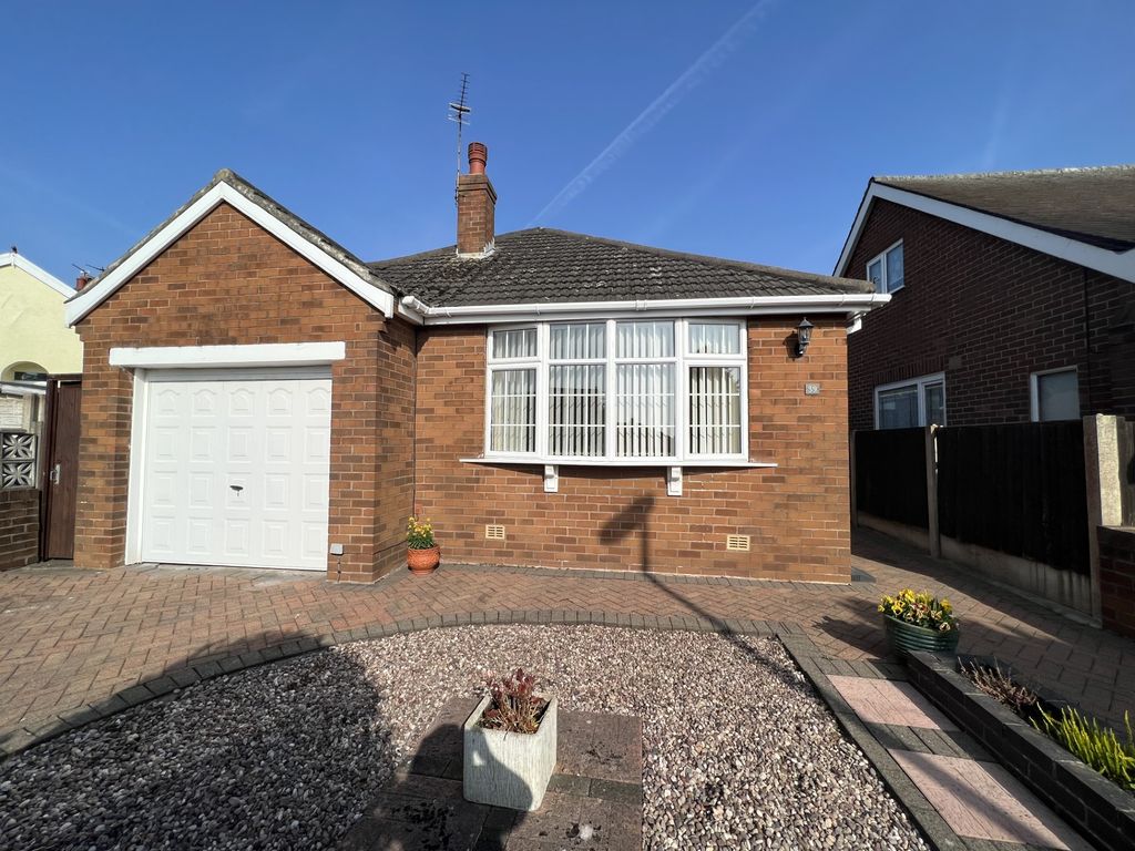 2 bed bungalow for sale in Crofton Avenue, Bispham FY2, £200,000
