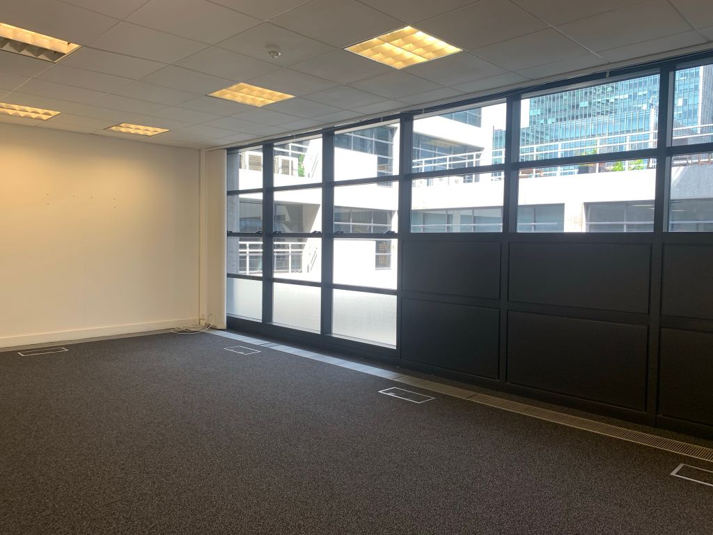 Office for sale in 32 Beaufort Court, Admirals Way, London E14, £600,000