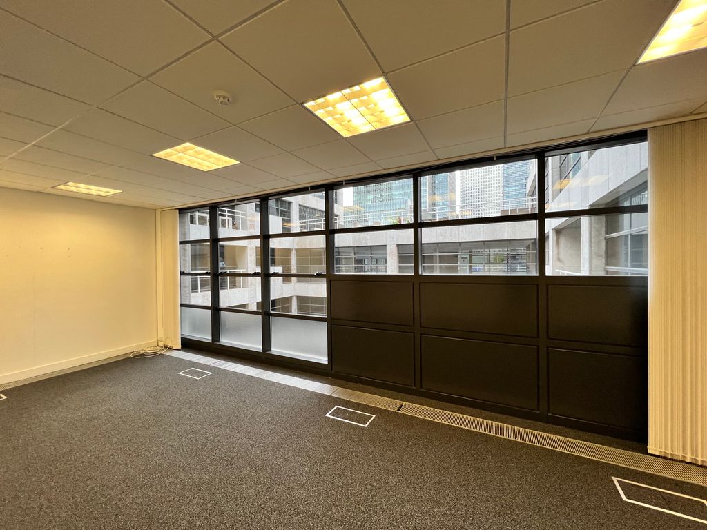 Office for sale in 32 Beaufort Court, Admirals Way, London E14, £600,000