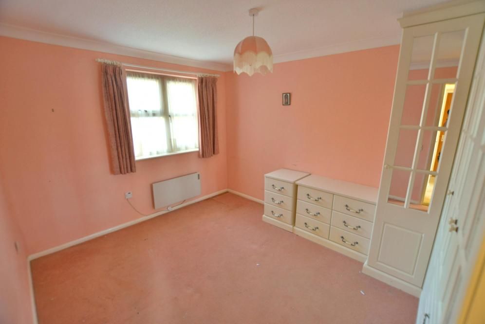 2 bed flat for sale in Victoria Place, Wimborne BH21, £150,000