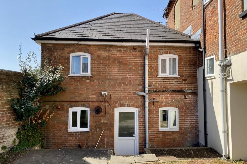 3 bed semi-detached house for sale in Christchurch Rd, Ringwood BH243Al BH24, £250,000