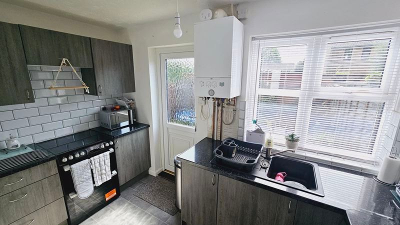 2 bed terraced house for sale in Plumpton Avenue, Hereford HR4, £200,000