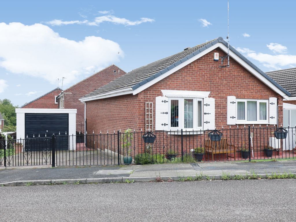 2 bed detached bungalow for sale in Lumley Crescent, Rotherham S66, £160,000