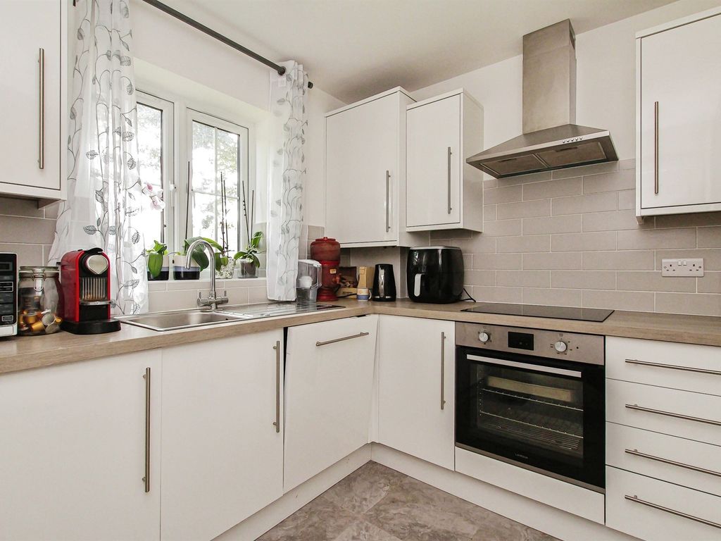 2 bed semi-detached house for sale in Valley Way, Newmarket CB8, £270,000