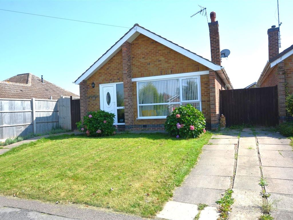 3 bed detached bungalow for sale in Leeway Road, Southwell NG25, £295,000