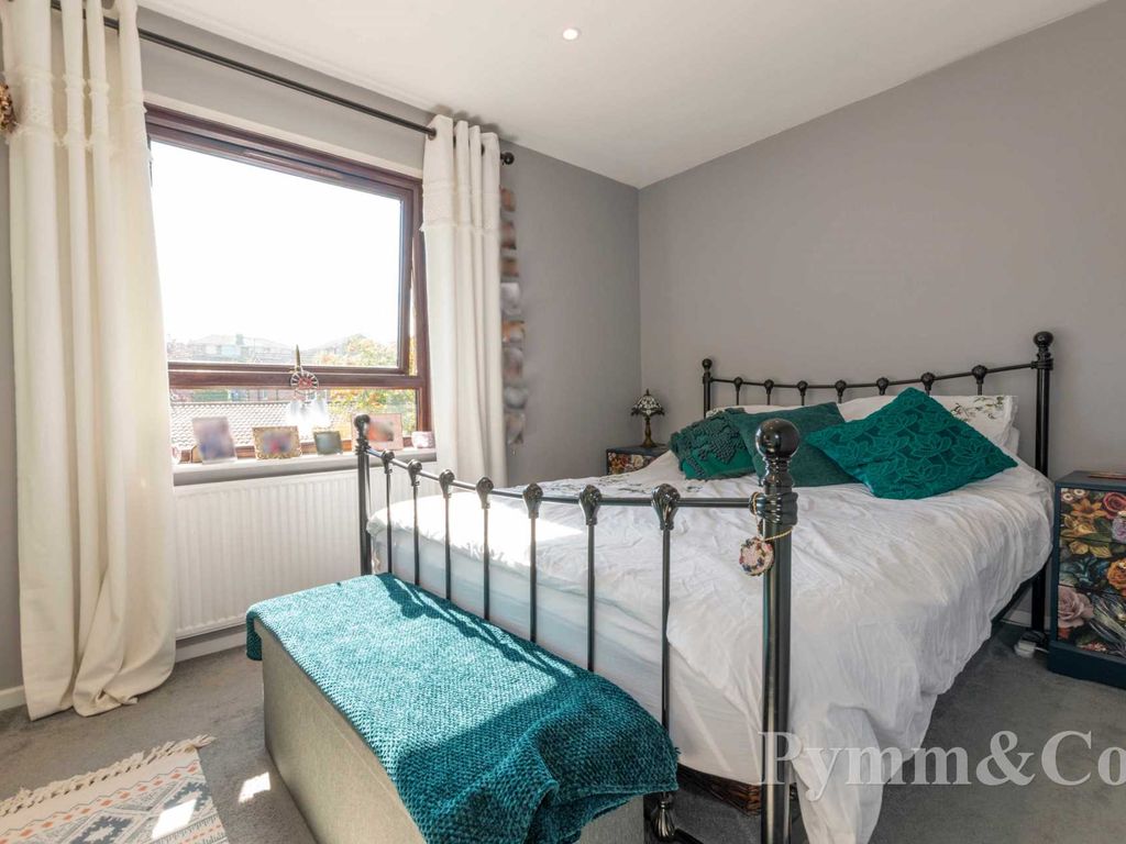 2 bed flat for sale in Garrett Court, Norwich NR3, £159,995