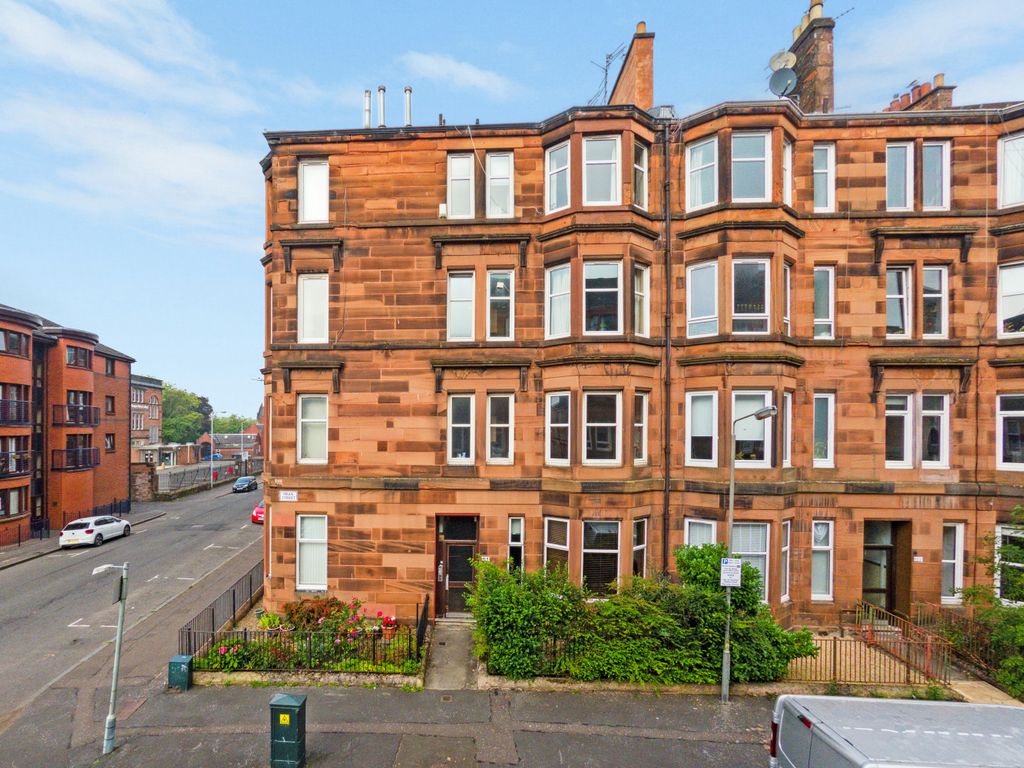 1 bed flat for sale in Oran Street, Glasgow G20, £125,000