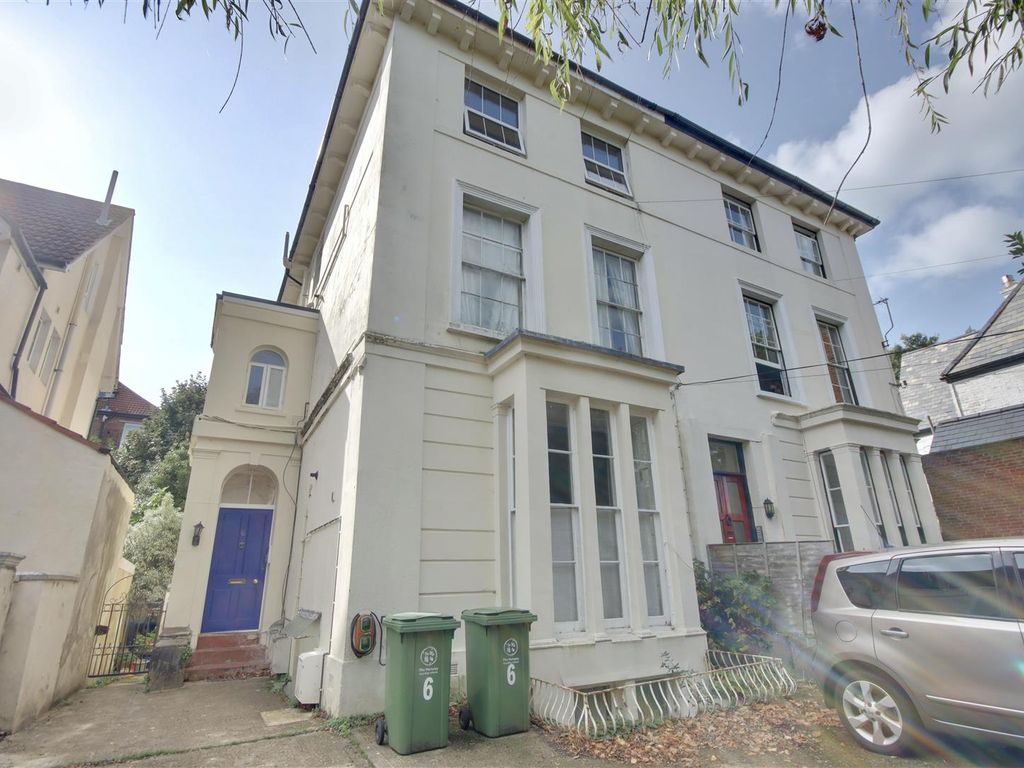 1 bed flat for sale in Villiers Road, Southsea PO5, £120,000