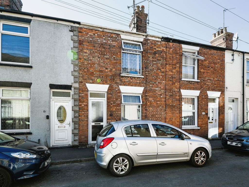 3 bed terraced house for sale in Ouse Avenue, King