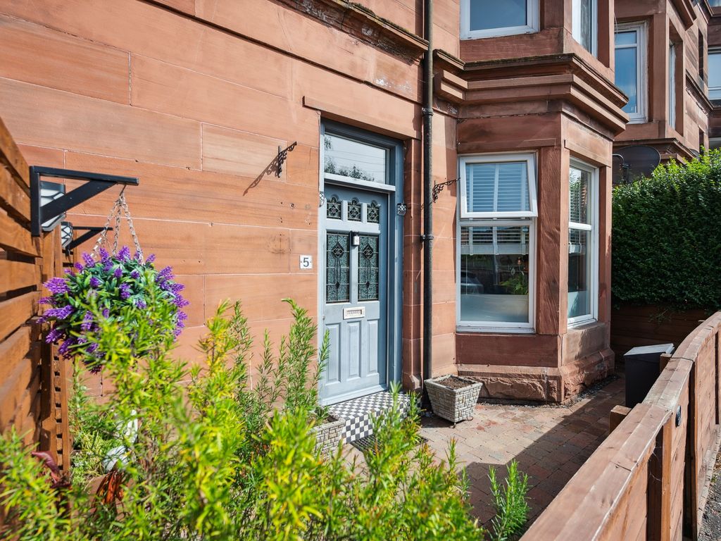 2 bed flat for sale in Spean Street, Battlefield, Glasgow G44, £209,000