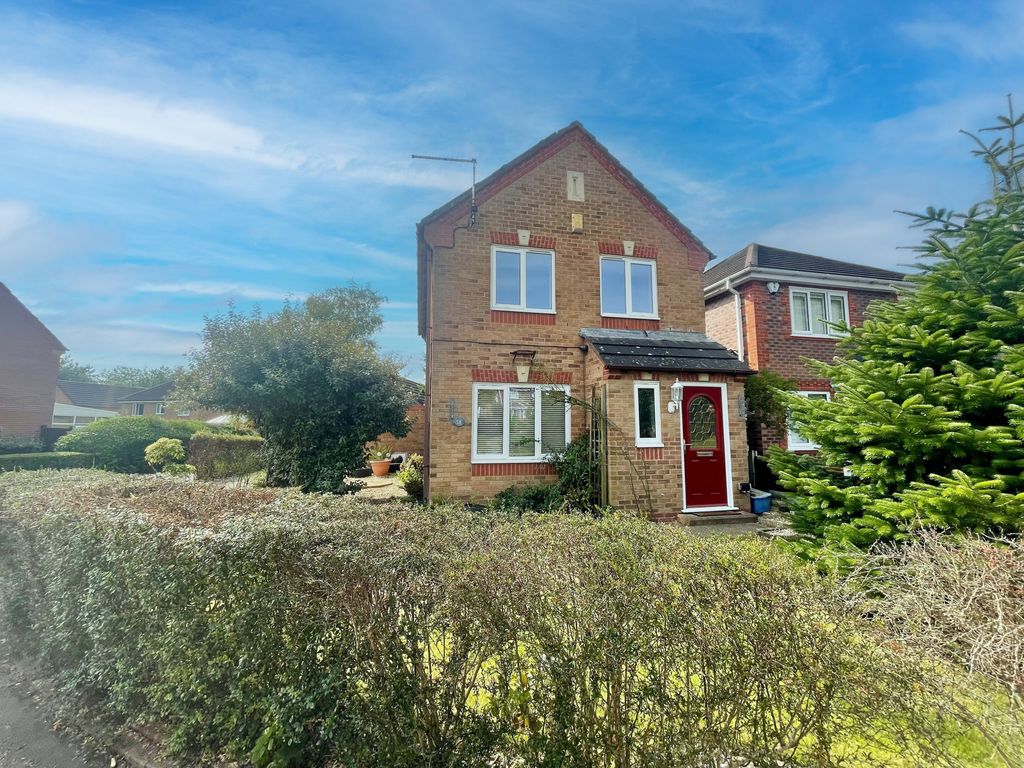 3 bed detached house for sale in Haighton Drive, Preston PR2, £200,000