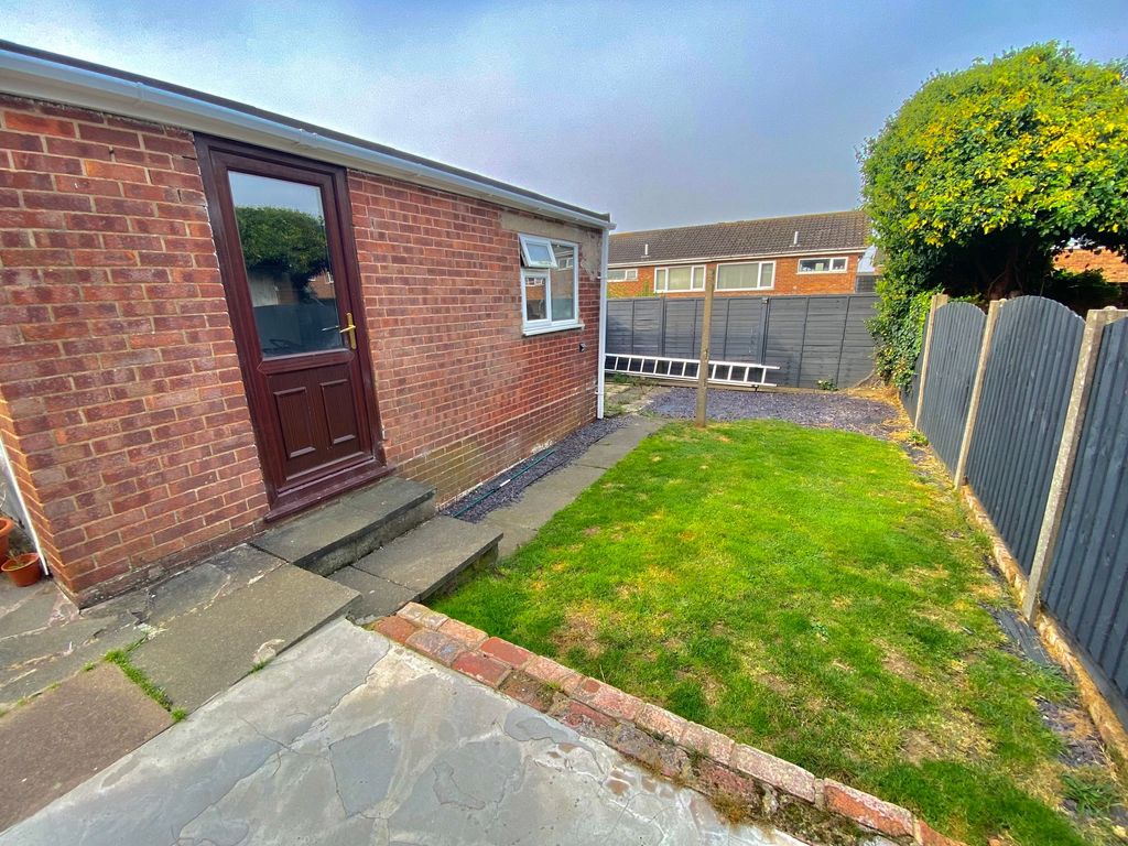 3 bed semi-detached house for sale in Erskine Close, Hinckley LE10, £225,000