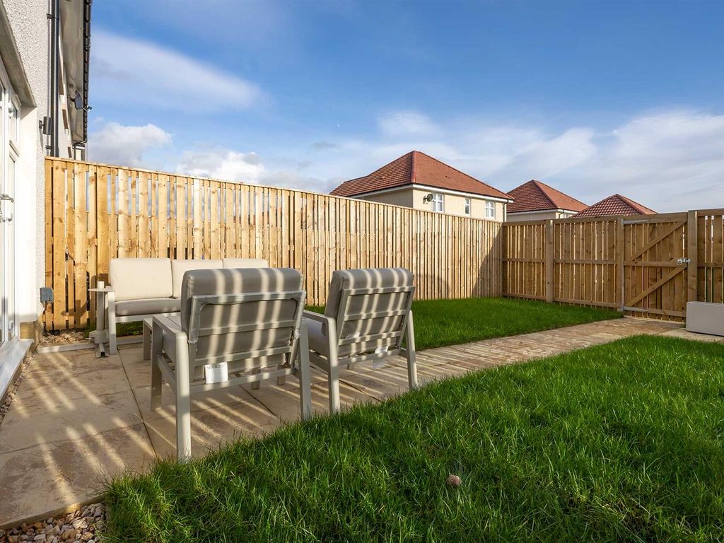 3 bed terraced house for sale in Ferniesyde Court, Falkirk FK2, £234,995