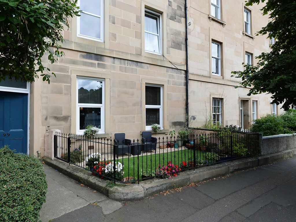2 bed flat for sale in Montgomery Street, Hillside, Edinburgh EH7, £325,000