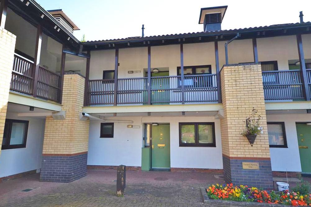 1 bed flat for sale in Oaktree Court, Portland Drive, Willen, Milton Keynes, Buckinghamshire MK15, £123,000