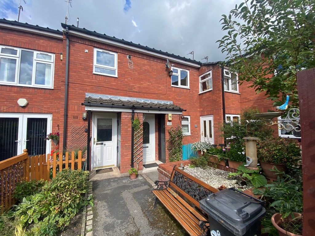1 bed flat for sale in Pear Tree Place, Warrington WA4, £90,000