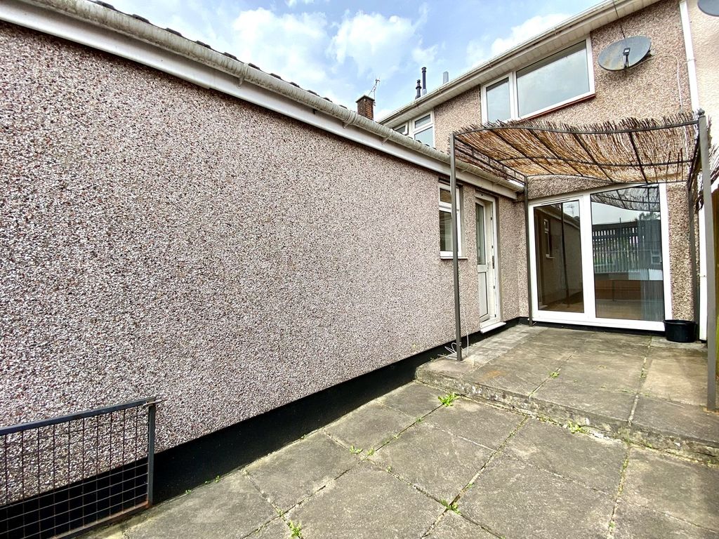3 bed terraced house for sale in Darent Close, Bettws, Newport NP20, £179,950