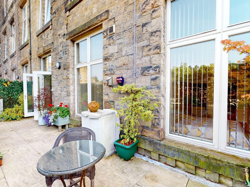 2 bed flat for sale in Broughton Road, Skipton BD23, £265,000