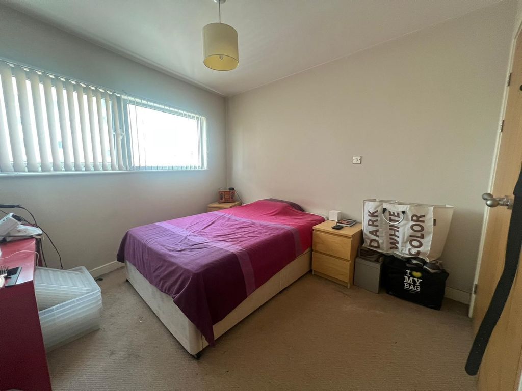 2 bed flat for sale in Bute Terrace, Cardiff CF10, £190,000