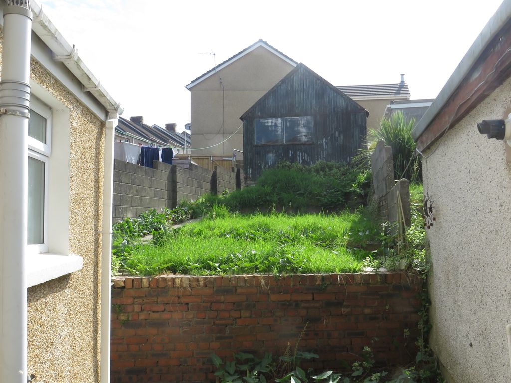 2 bed terraced house for sale in Bigyn Park Terrace, Llanelli SA15, £99,995