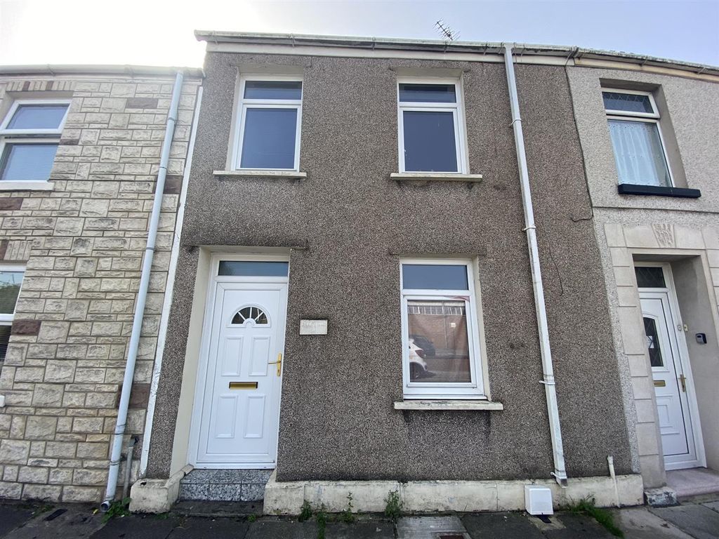 2 bed terraced house for sale in Old Castle Road, Llanelli SA15, £92,950