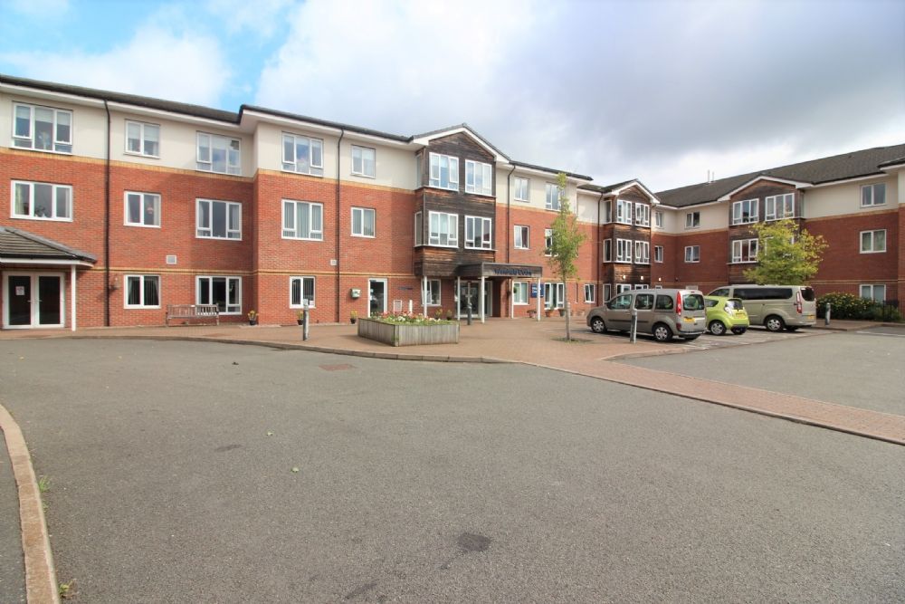2 bed flat for sale in Sandbeds Road, Willenhall WV12, £60,000
