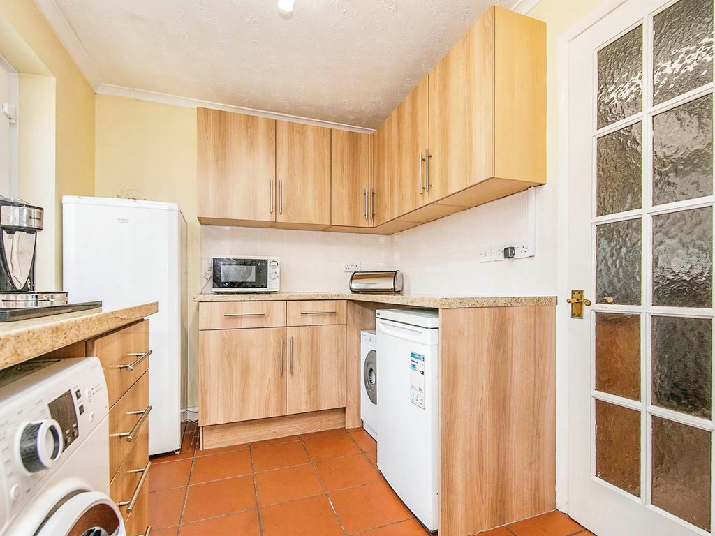 2 bed end terrace house for sale in Trafalgar Road, Sudbury CO10, £225,000