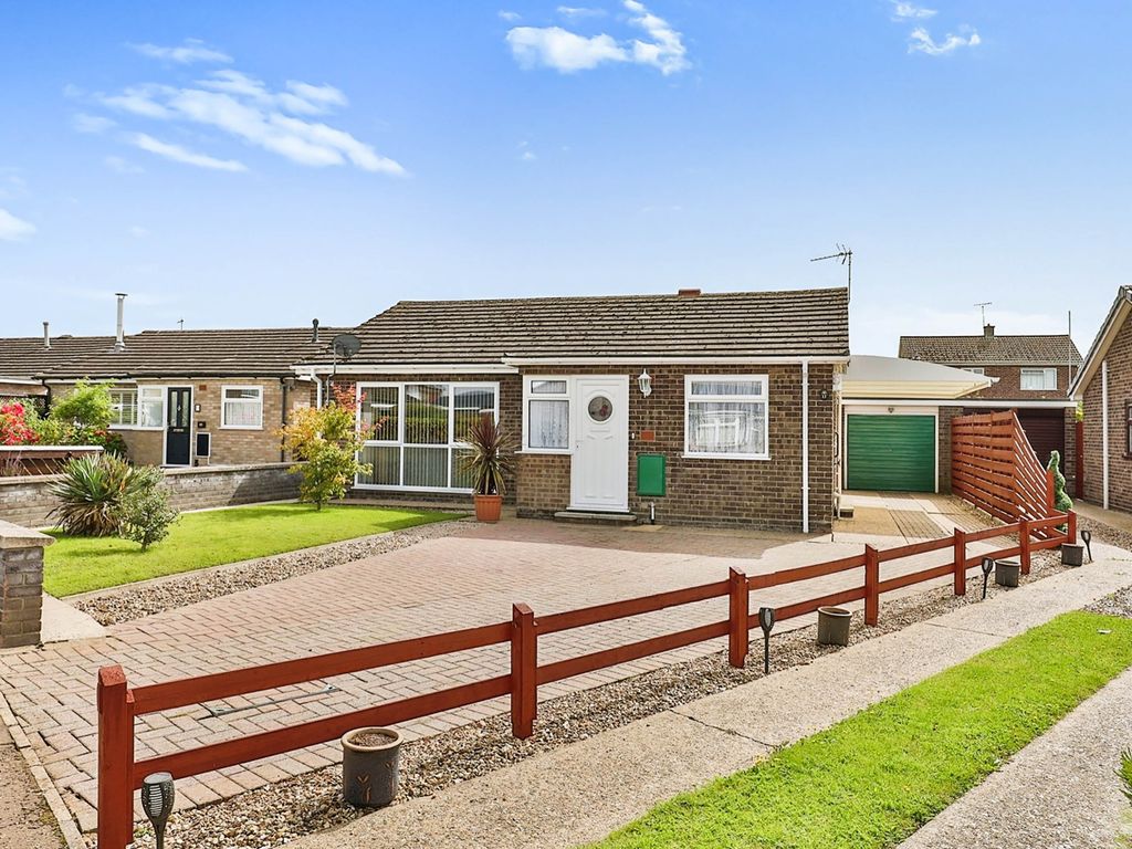 3 bed detached bungalow for sale in Stevens Close, Watton, Thetford IP25, £260,000
