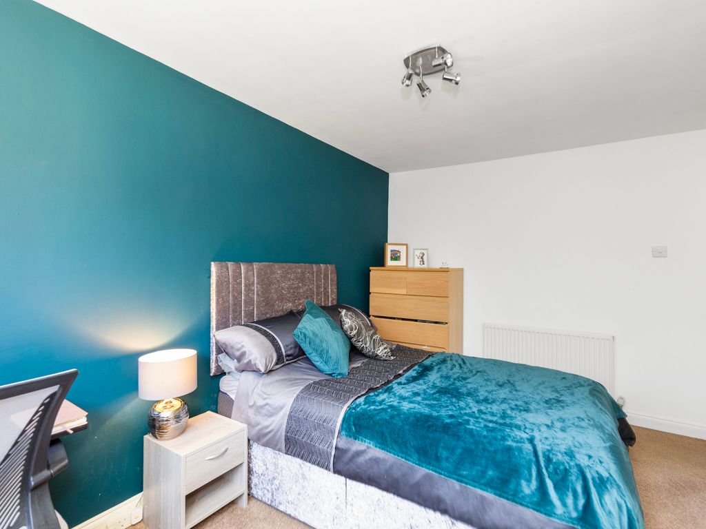 2 bed flat for sale in 5/2 Alan Breck Gardens, Clermiston, Edinburgh EH4, £160,000