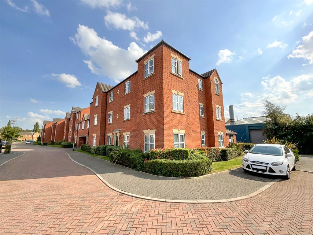 2 bed flat for sale in Leven Road, Tamworth, Staffordshire B77, £150,000
