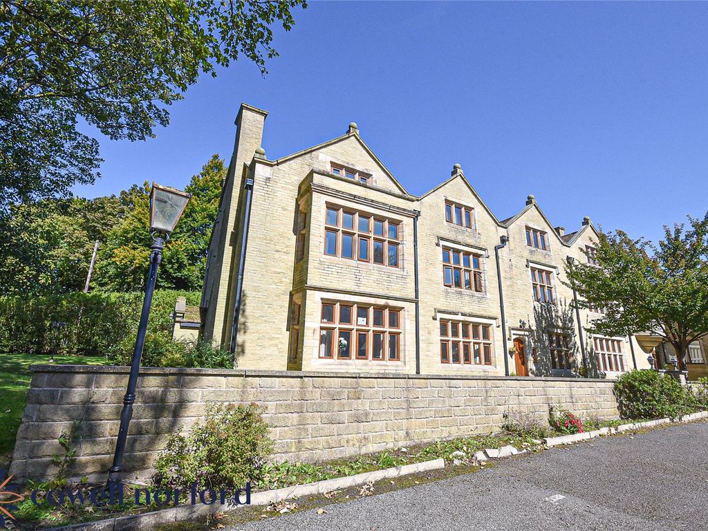 2 bed flat for sale in The Old Manor, Bentmeadows OL12, £180,000