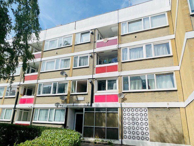 3 bed flat for sale in Orchard Lane, Southampton, Hampshire SO14, £145,000