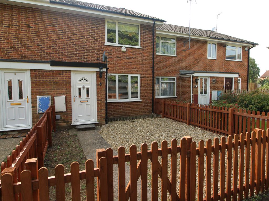 2 bed terraced house for sale in Glenwoods, Newport Pagnell MK16, £275,000