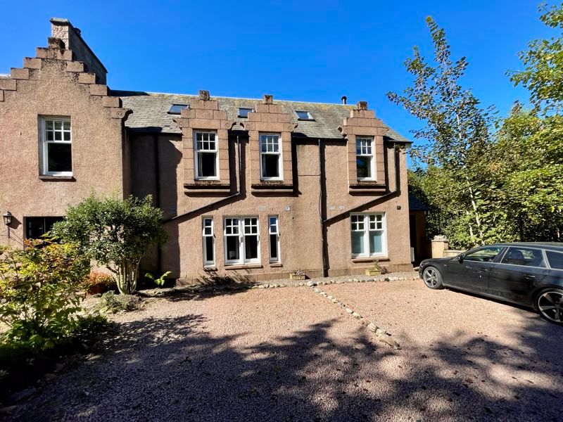 2 bed flat for sale in Rhu-Na-Haven Road, Aboyne AB34, £179,000