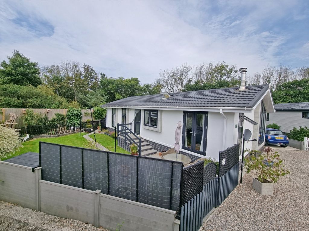 2 bed bungalow for sale in Lighthouse Park, Newquay TR8, £149,995