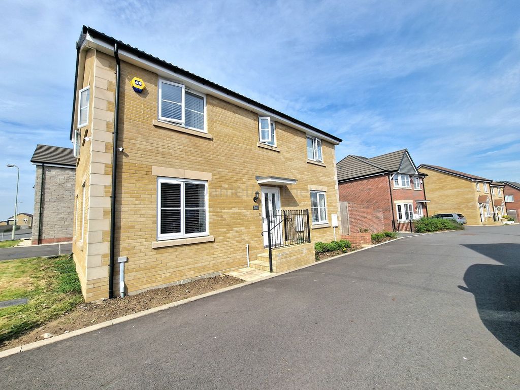 4 bed detached house for sale in Clos Stratton, Coity, Bridgend. CF35, £320,000