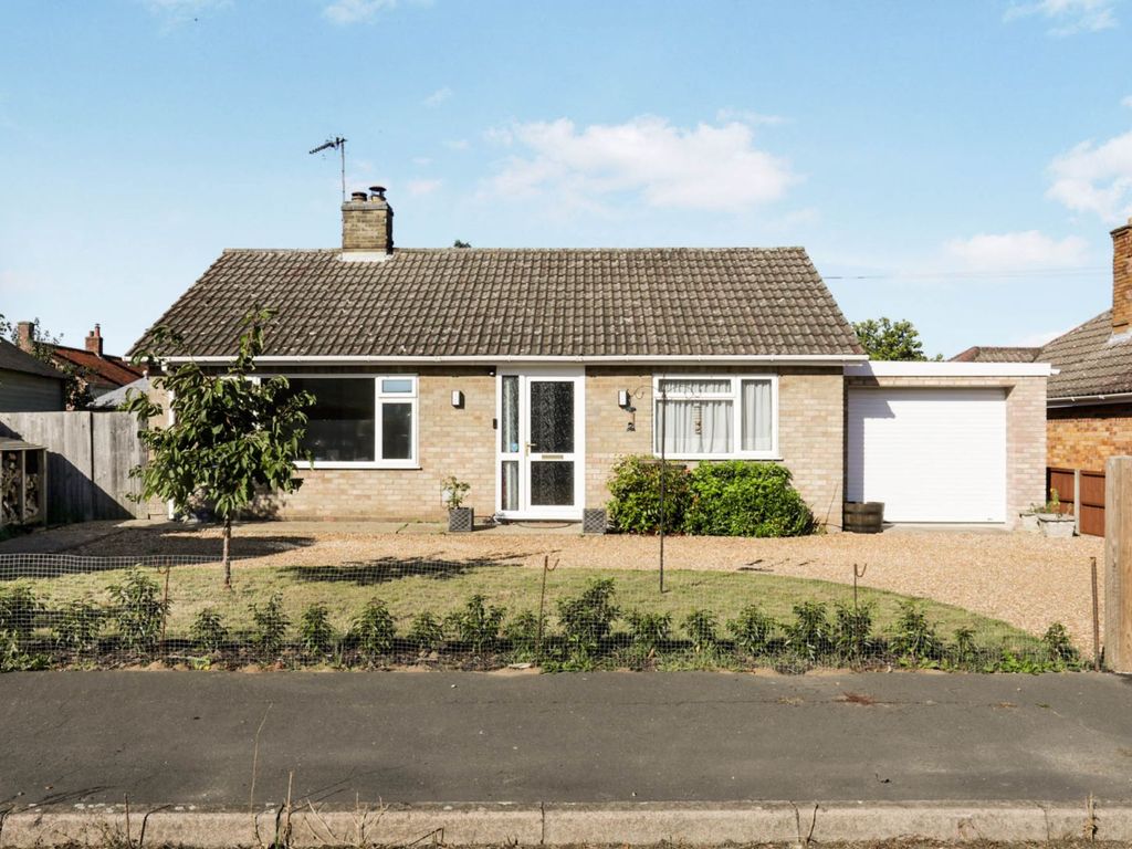 2 bed detached bungalow for sale in Tower Road, Downham Market PE38, £260,000