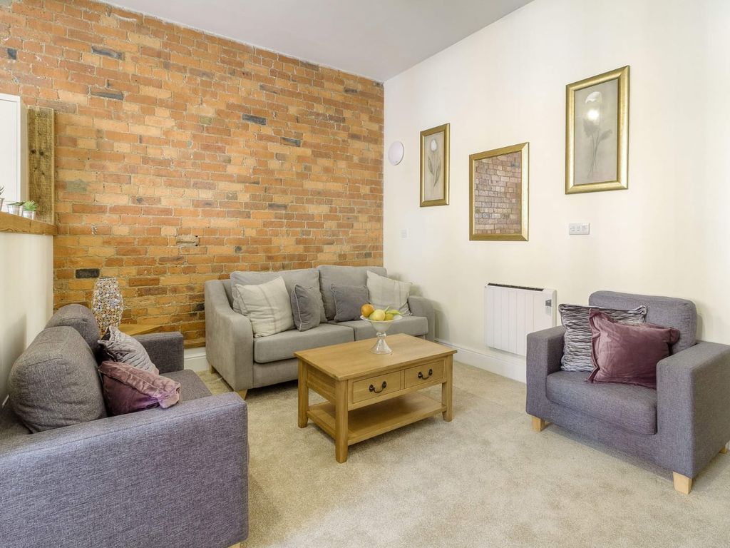 2 bed flat for sale in Abington Street, Northampton NN1, £240,000