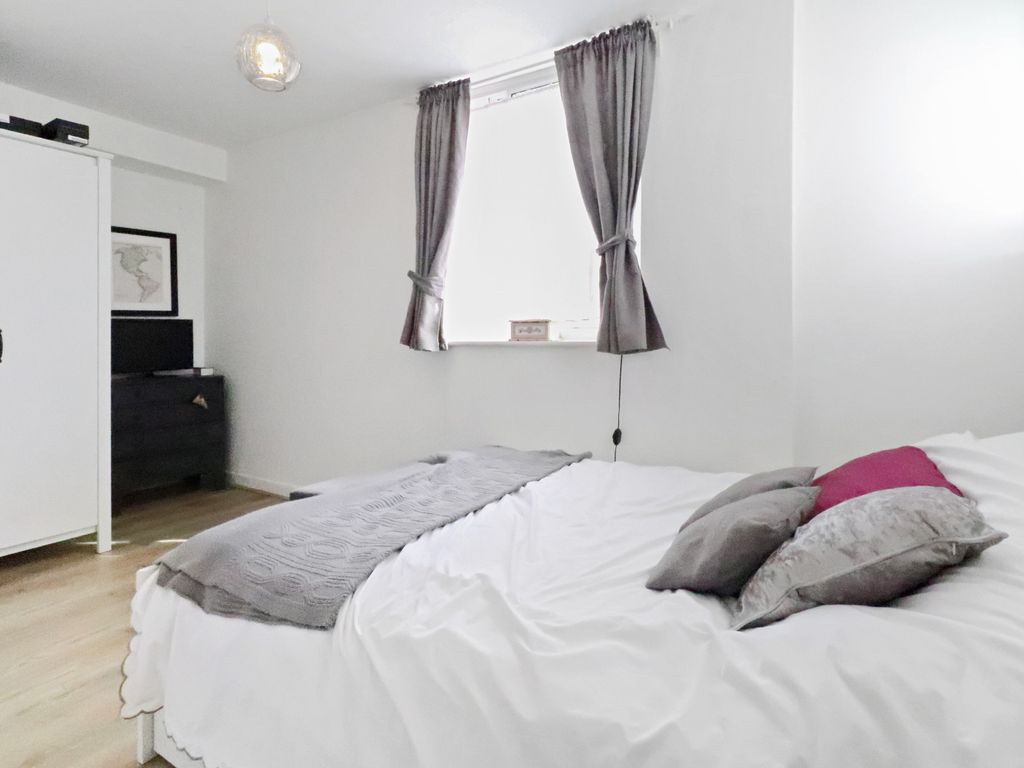 1 bed maisonette for sale in Woolwich Road, London SE2, £162,500