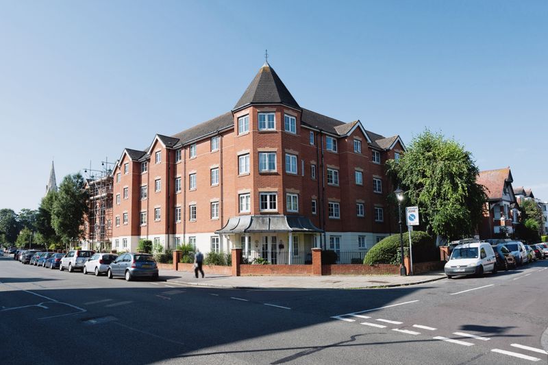 1 bed flat for sale in Holmbush Court, Southsea PO5, £110,000