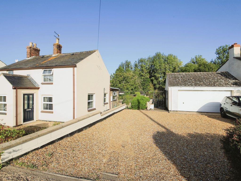 3 bed detached house for sale in Peak Hill, Cowbit, Spalding PE12, £325,000