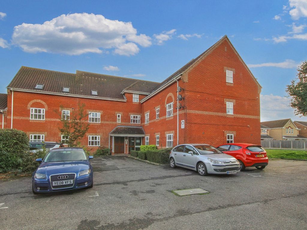 1 bed flat for sale in Northampton Grove, Langdon Hills SS16, £190,000