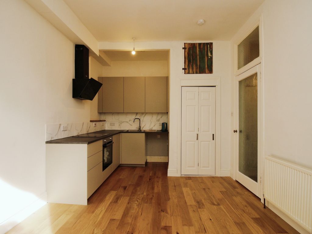 2 bed flat for sale in Lindsay Road, Edinburgh EH6, £175,000
