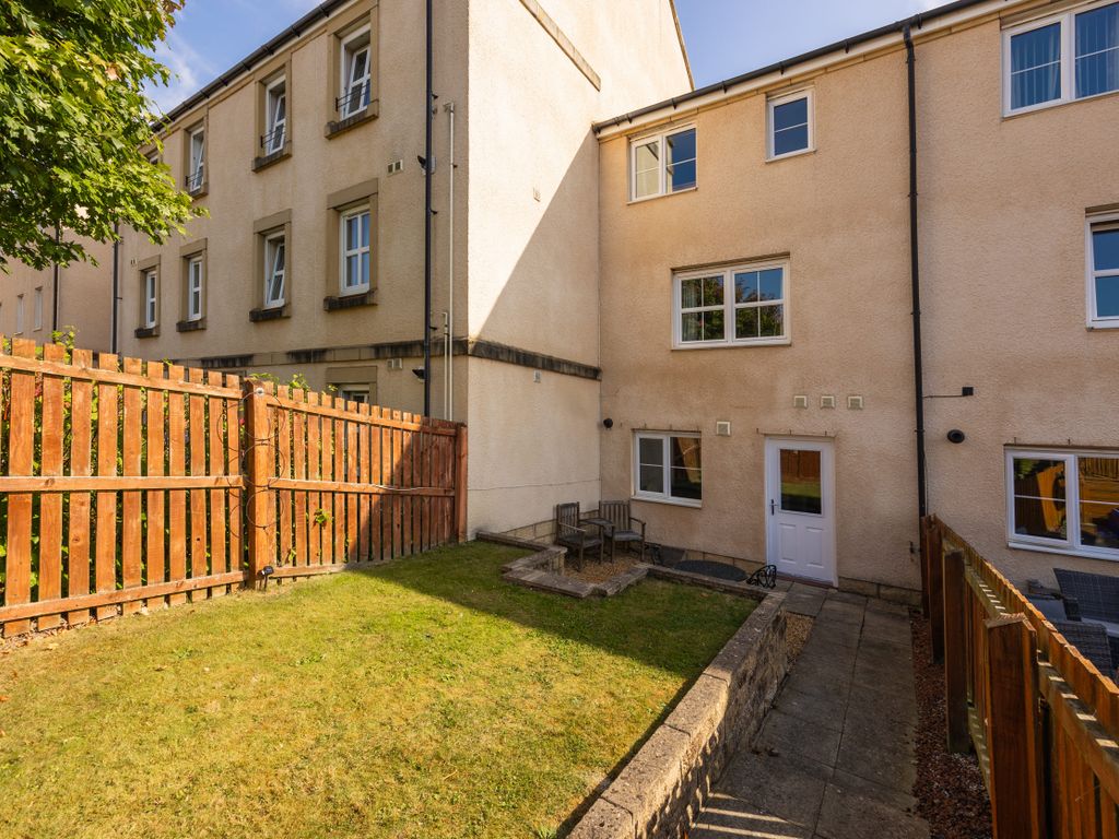 4 bed town house for sale in 28 Burnbrae Terrace, Bonnyrigg EH19, £245,000