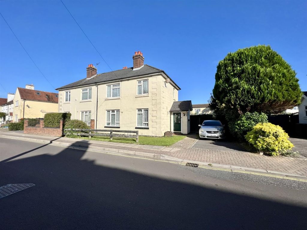 3 bed property for sale in Peronne Road, Portsmouth PO3, £330,000