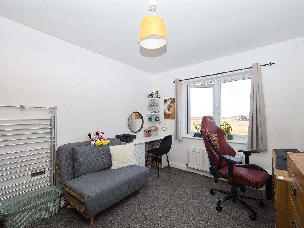 2 bed flat for sale in Roman Way, Margate CT9, £215,000