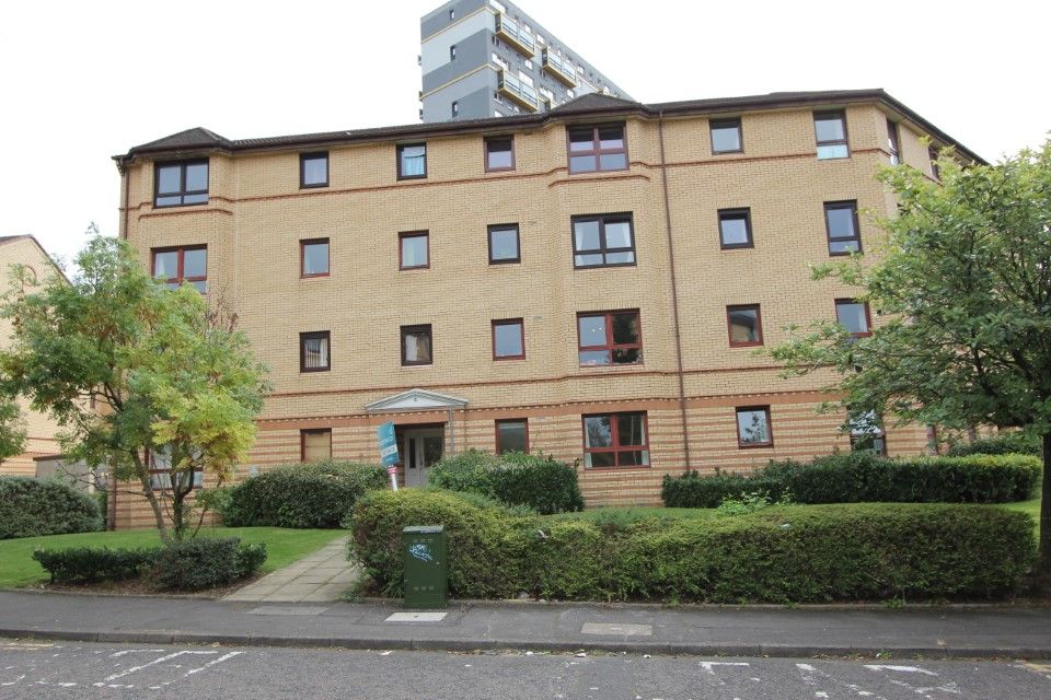 1 bed flat for sale in Grovepark Gardens, Glasgow G20, £89,950