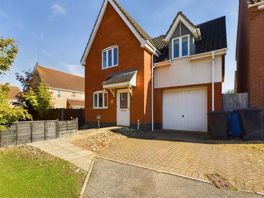 3 bed detached house for sale in Stirling Road, Old Catton, Norwich NR6, £300,000