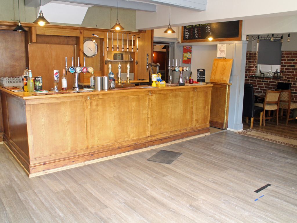 Pub/bar for sale in Field View Cottages, Brimfield, Ludlow SY8, £325,000