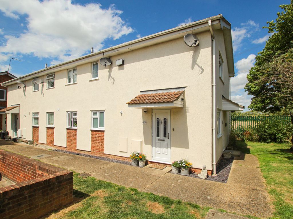 1 bed flat for sale in Princess Court, Wickford SS11, £190,000
